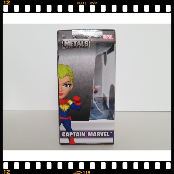 M350~Captain~Marvel~Metals~Die~Cast~ - Picture 4 of 5